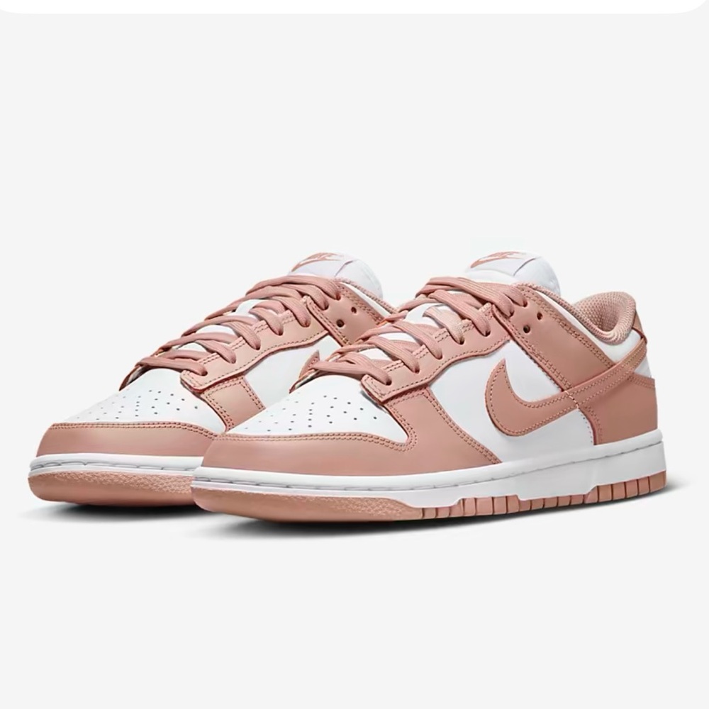 Nike Women's Rose Whisper Dunks Size 8.5